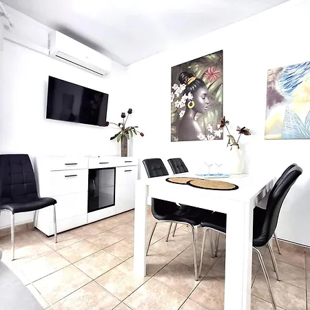 Апартаменты Rocha Mar Beach Apartment 2